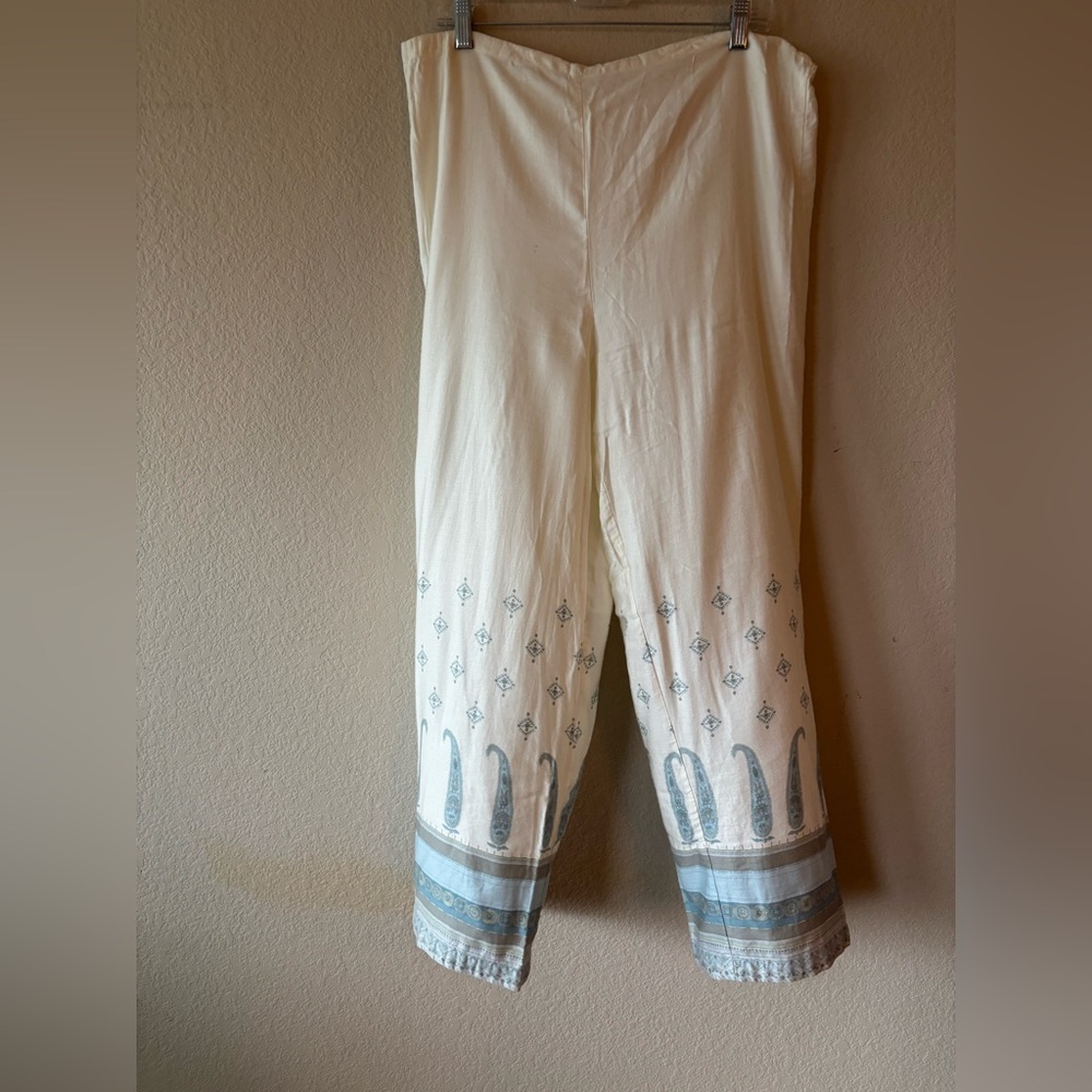 Victoria’s Secret‎ Wide Leg Pants With Paisley Trim M